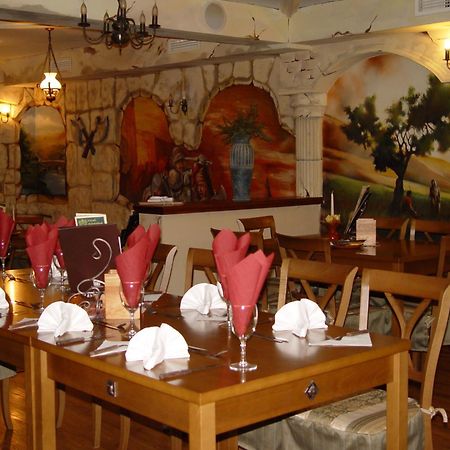 Don Quijote Koezepkori Panzio Es Etterem Otel Lenti Dış mekan fotoğraf