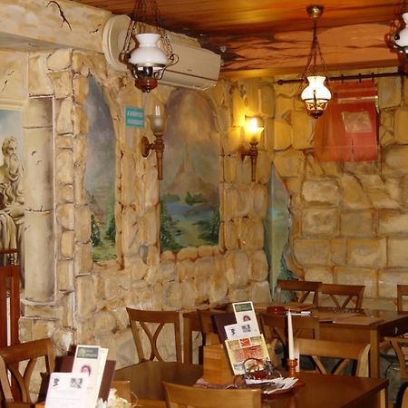 Don Quijote Koezepkori Panzio Es Etterem Otel Lenti Dış mekan fotoğraf