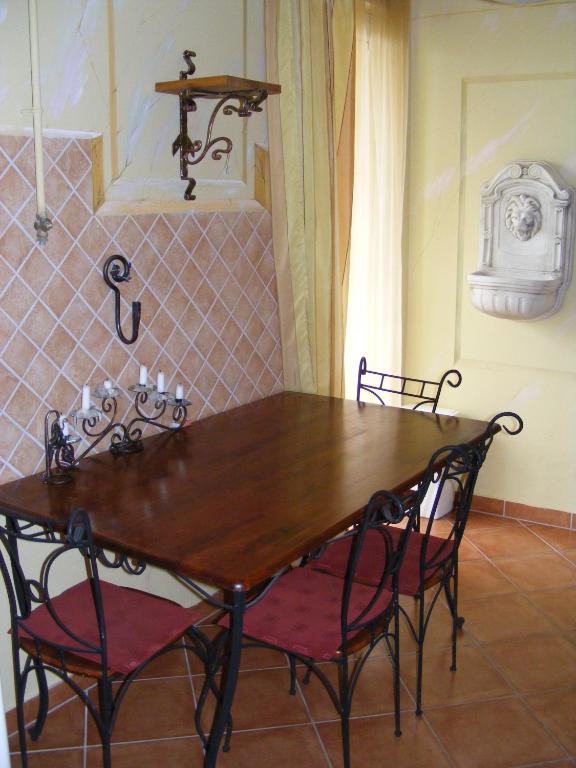 Don Quijote Koezepkori Panzio Es Etterem Otel Lenti Oda fotoğraf