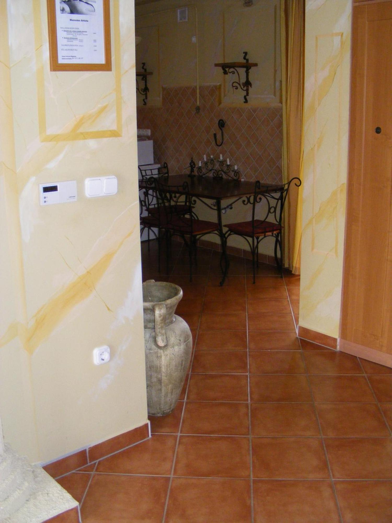 Don Quijote Koezepkori Panzio Es Etterem Otel Lenti Dış mekan fotoğraf
